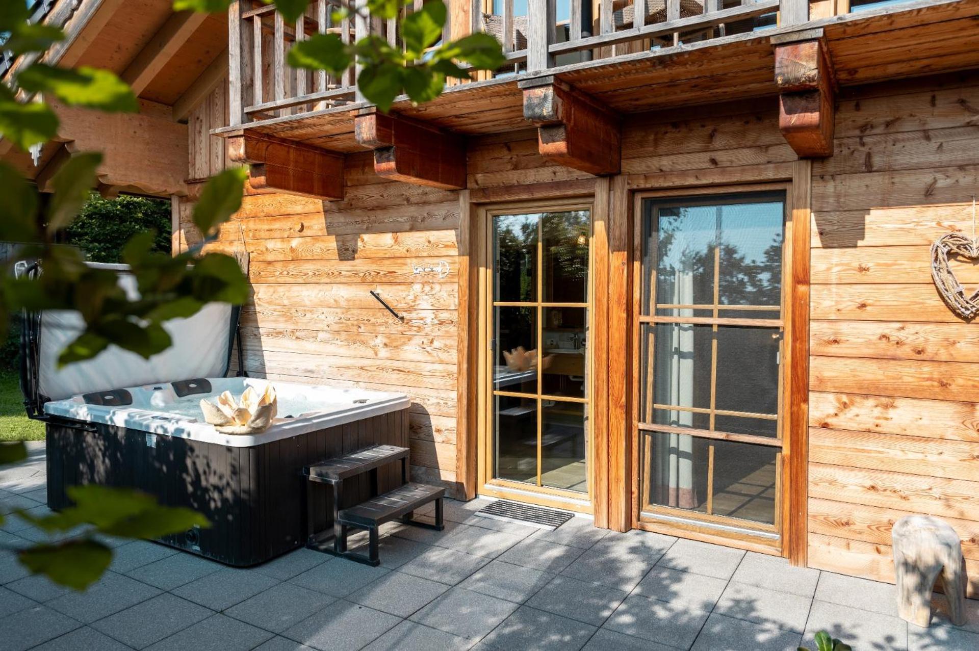 Bayern Bei Salzburg Und Berchtesgaden Mit Whirlpool Und Sauna Шале